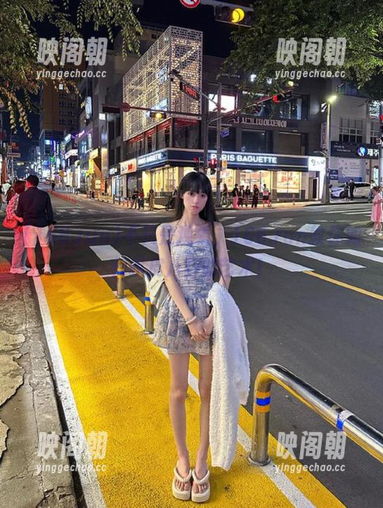 166.run 不只是观看,166.run教你如何扒皮八卦的艺术!