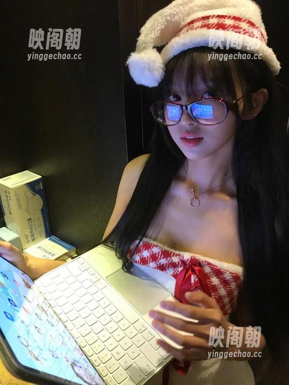 刚下了cgw的iOS版，感觉真像是打开了新世界的大门，哈哈，瓜真多！