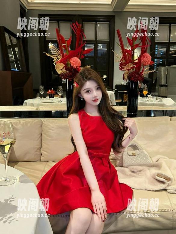 “zztt01”更新出炉：新鲜瓜一波接一波，感觉自己已经变成了‘瓜王’！