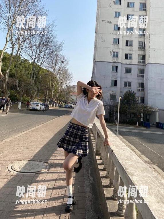 在线吃瓜网 躲在17在线吃瓜网的入口,竟然能找到这么多热点八卦,真的是好东西啊!